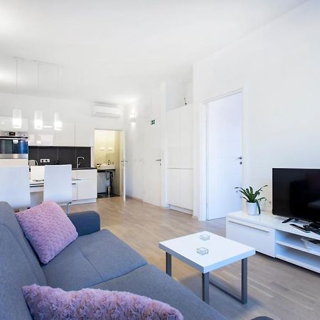 Urban Style Apartments By Loft Любляна Экстерьер фото